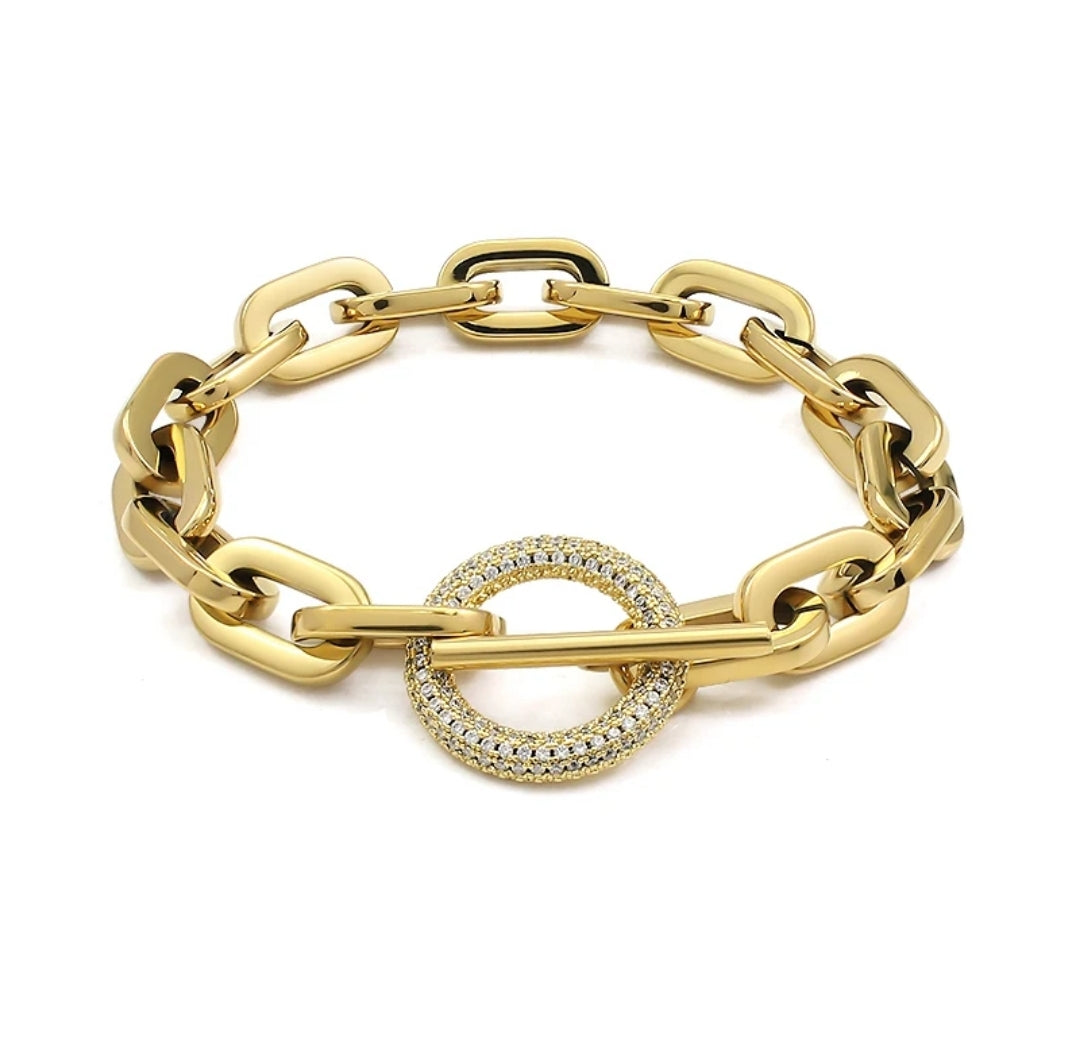 The DiamondVeneer Fashion Unisex Paper Clip Link Chain Bracelet (Zirconite 856B101) features large rectangular links and a round, double-ring clasp adorned with sparkling cubic zirconia stones.