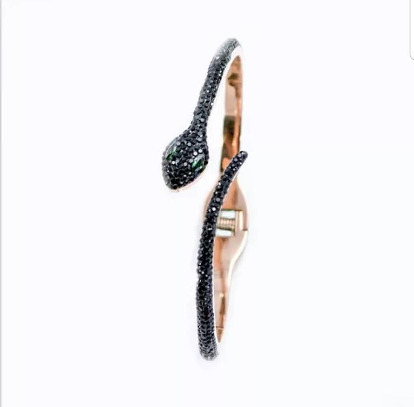Face-off Snake Crystals Stainless Steel hinged Bangle Bracelet. 655B4