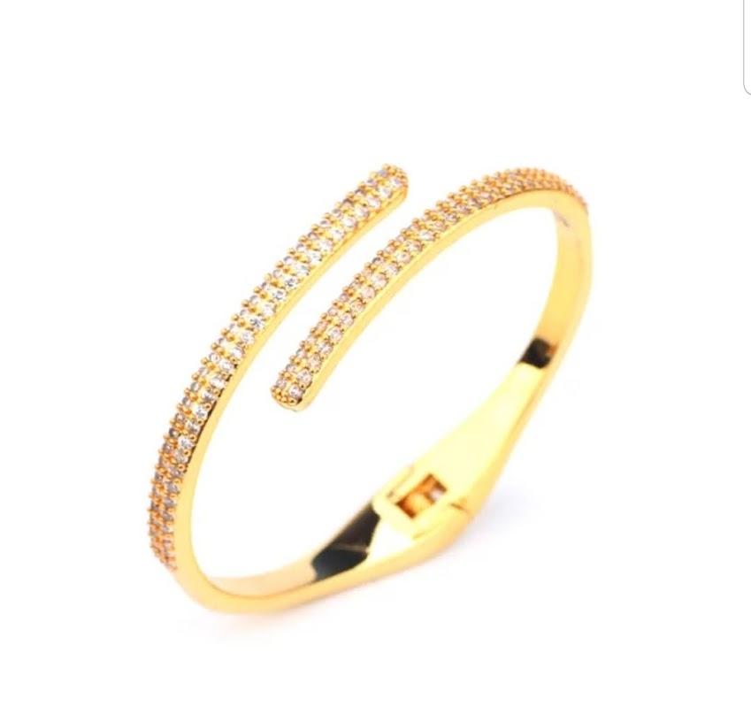 Face off Zirconite Cubic Zirconia stainless Steel hinged Bangle Bracelet.812B299