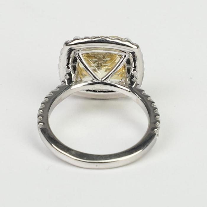 Radiant Square Cushion Diamond Veneer Cubic Zirconia Sterling Silver Halo New Ring.  800R074 | DiamondVeneer Fashion