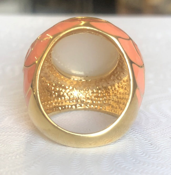 Fine enamel Dome w/Resin Cabochon center Gold Ring. 501R9W185