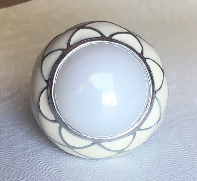 Fine enamel Dome w/Resin Cabochon center Gold Ring. 501R9W185
