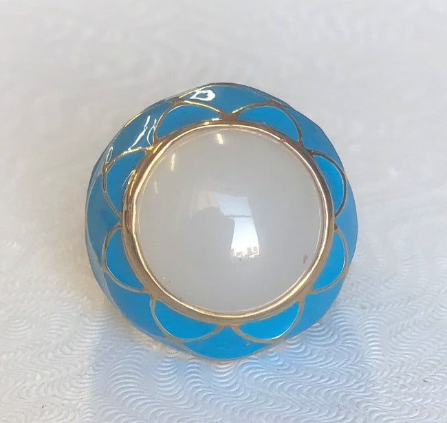 Fine enamel Dome w/Resin Cabochon center Gold Ring. 501R9W185