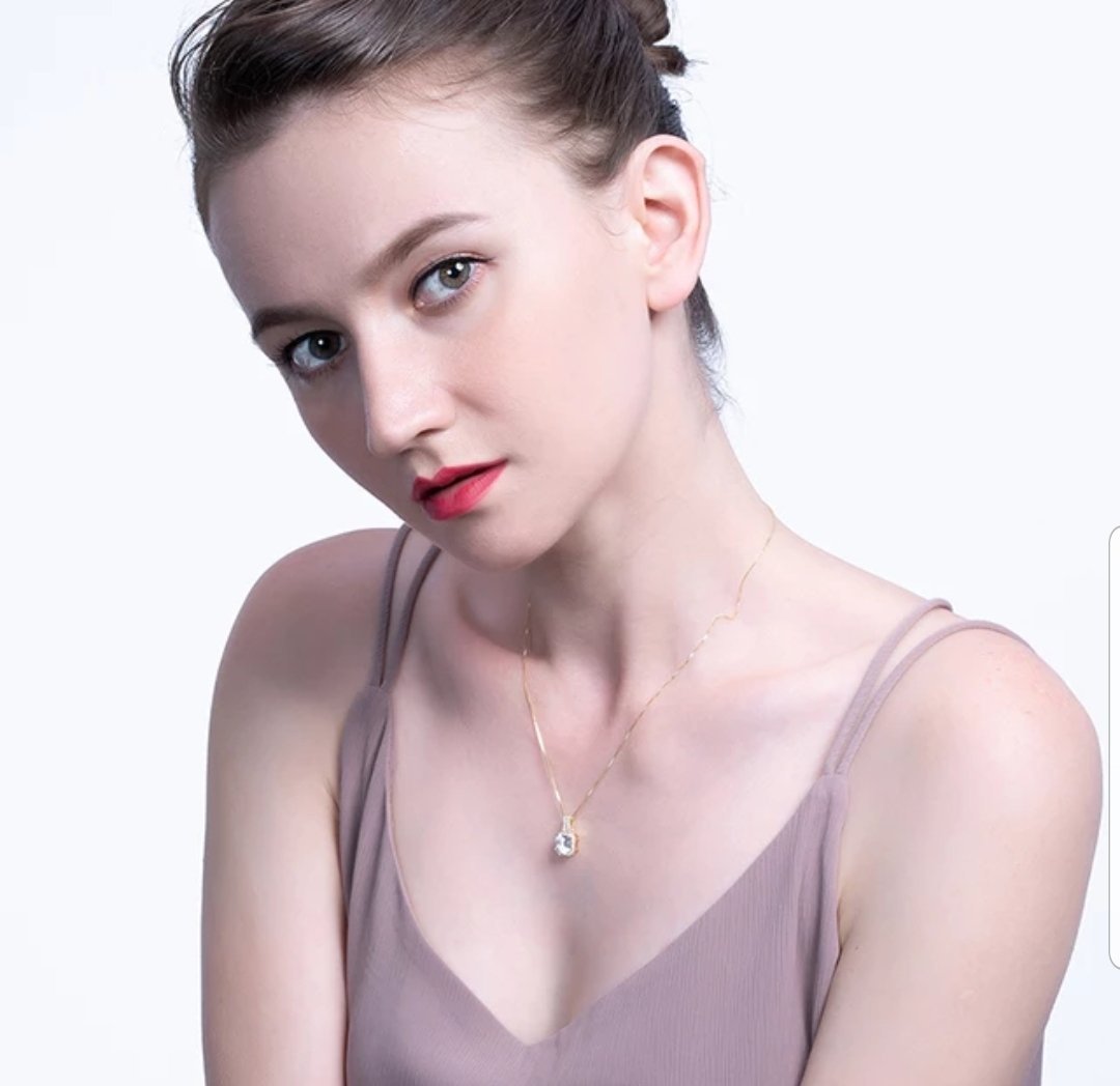 Cushion Diamond Veneer Pendant model | DiamondVeneer Fashion