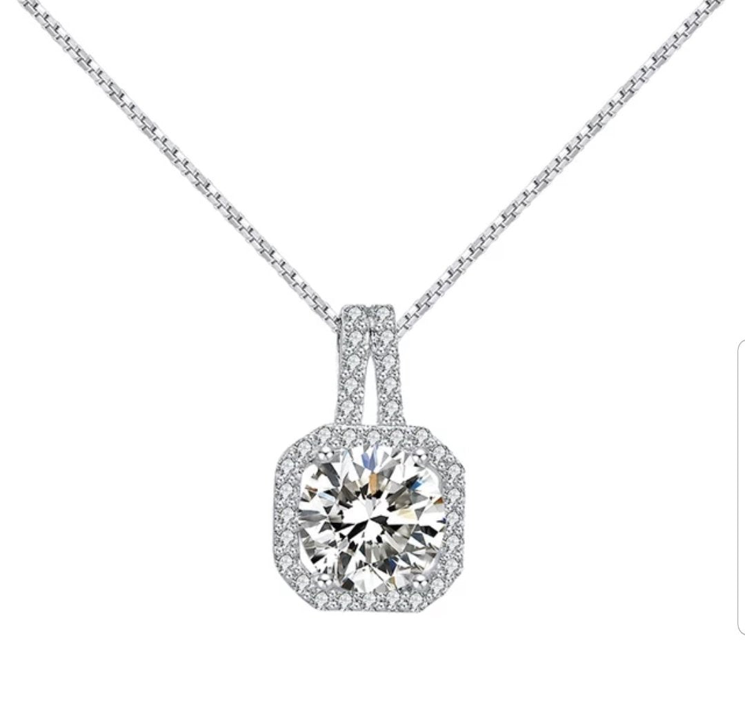 Cushion Diamond Veneer Rhodium Pendant | DiamondVeneer Fashion