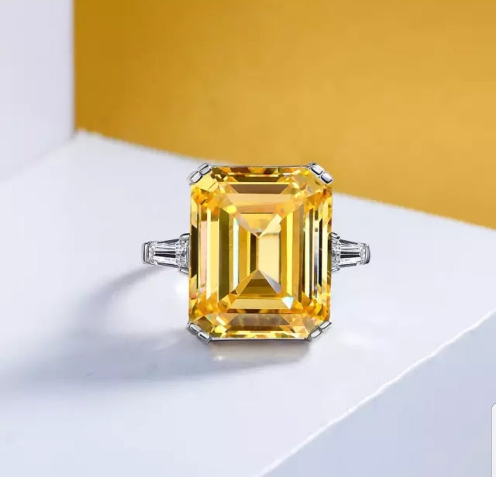 15CT intense canary Diamond Veneer Emerald Ring. 800R1337CR | DiamondVeneer Fashion