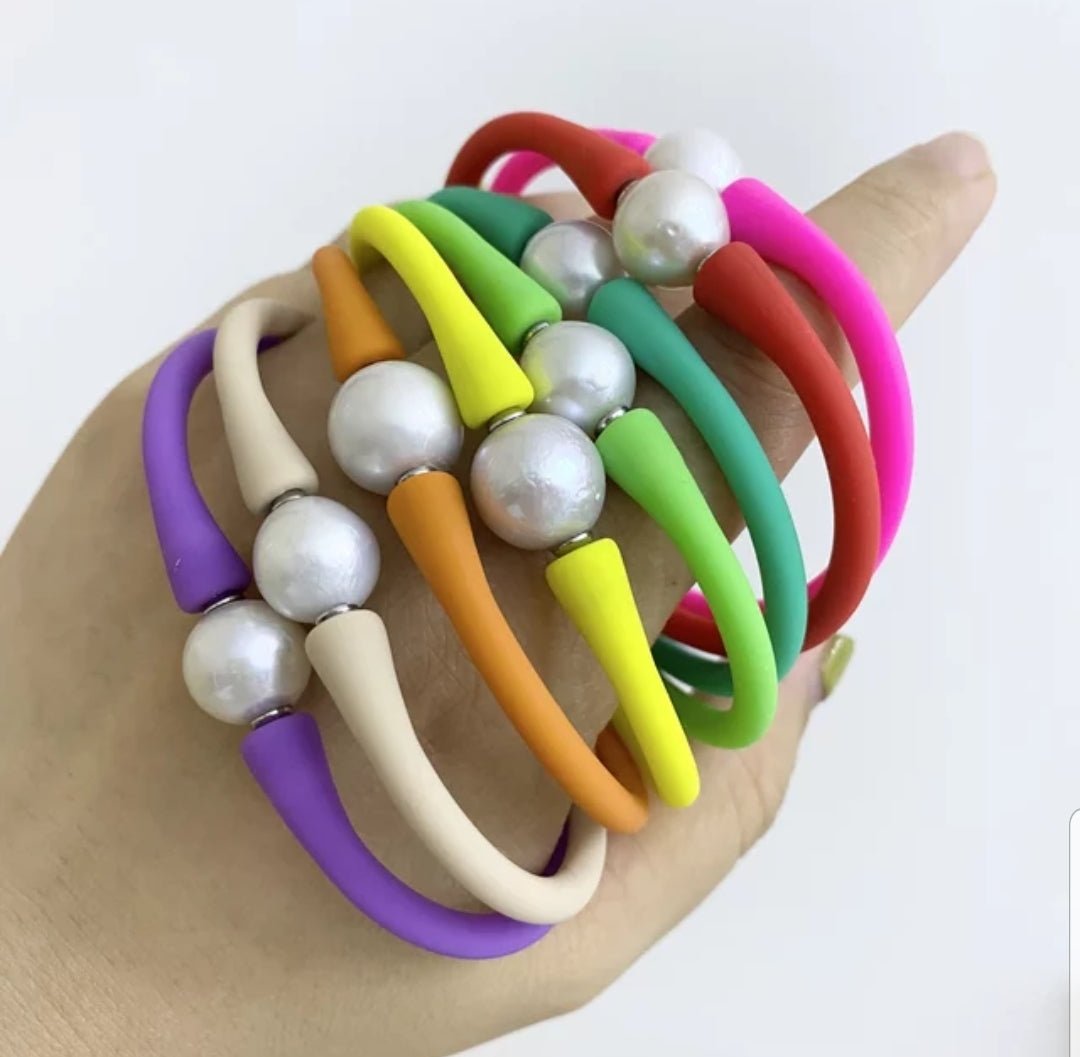 Zirconite Pearl Rubber Bracelet Bangle. 837B