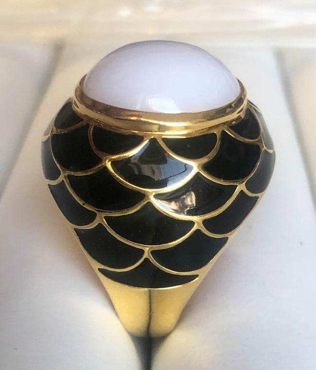 Fine enamel Dome w/Resin Cabochon center Gold Ring. 501R9W185