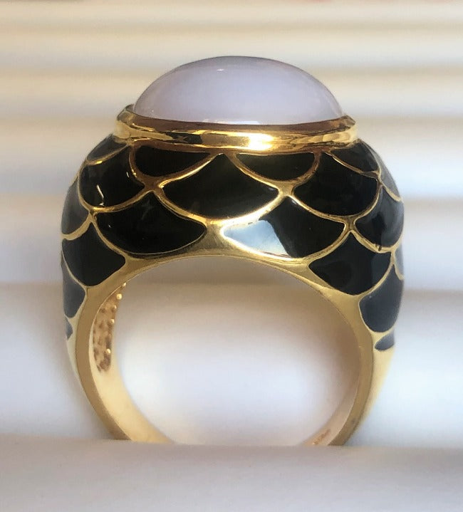 Fine enamel Dome w/Resin Cabochon center Gold Ring. 501R9W185