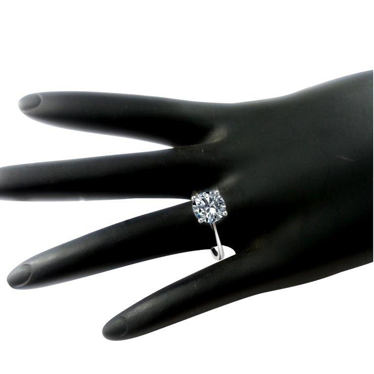 Round Diamond Veneer Cubic zirconia Sterling silver Solitaire Ring. 635R166A