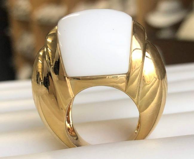 Oversized Designer Resin-Top Art Deco style polished Gold Ring. 501R9W194