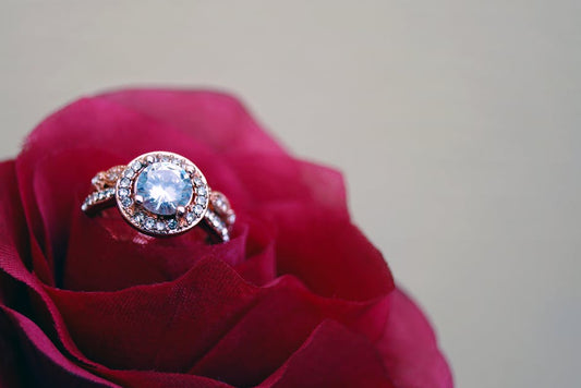 How to Spot High-Quality Cubic Zirconia Engagement Rings