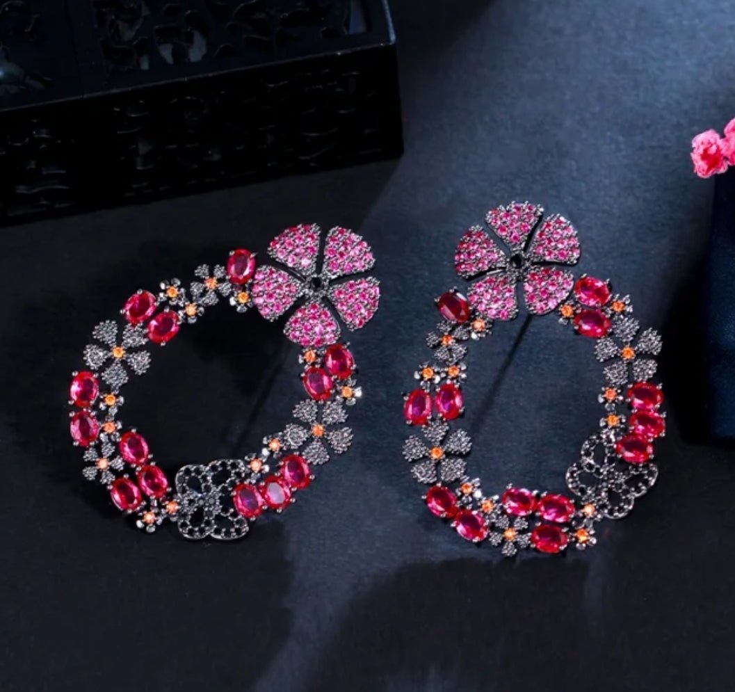 Flower Circle Zirconite Cubic Zirconia Earrings. 826E06