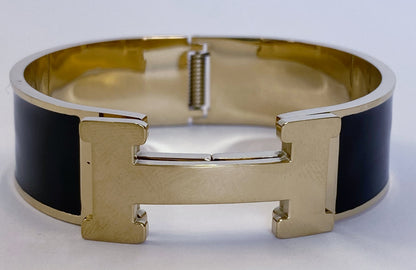 Enamel hinged stainless steel bangle by Zirconite, black color, 500B6487