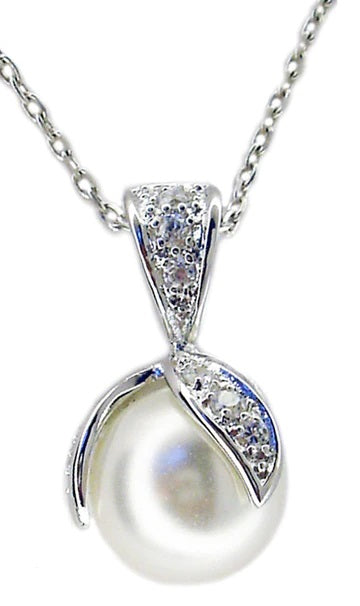 The DiamondVeneer Fashion Designer Pearl w/three Leaves Sterling Silver Pendant (TP6285) showcases a round white pearl with three leaf accents, adorned with sparkling diamonds. Final sale.