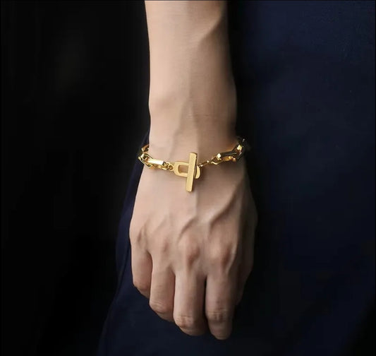 Unisex paper clip chain bracelet by Zirconite, worn on model, 856B102