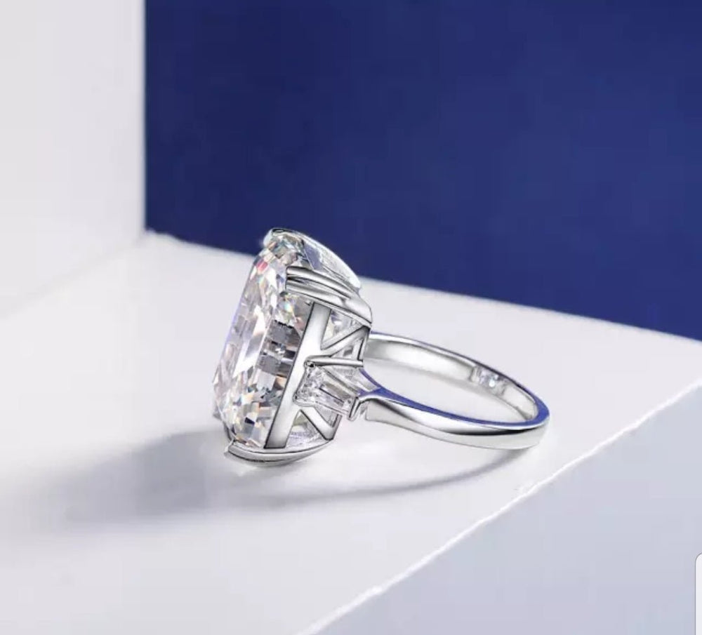 14K White Gold Halo (Holds 1/3 carat (4.5mm) Round Center) 1/15 carat  Diamond Semi-Mount Engagement Ring - Diamonds by Monet
