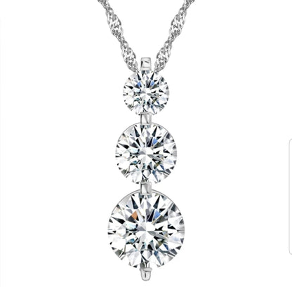 4CT TW Diamond Veneer Cubic Zirconia three Stones Pendant1