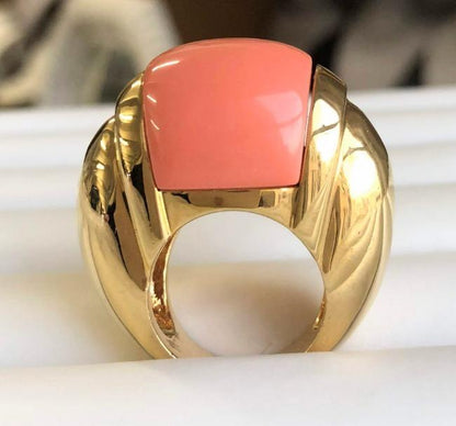 Art Deco resin-top cocktail ring in gold tone, pink stone, 501R9W194